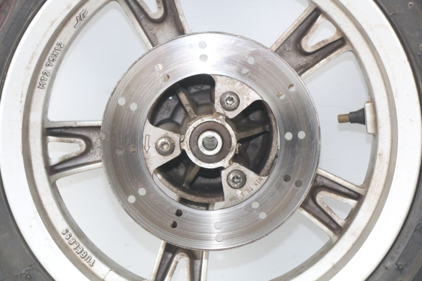 photo de CERCHIO ANTERIORE PEUGEOT KISBEE 4T 50 (2010 - 2017) - Zoom sui componenti