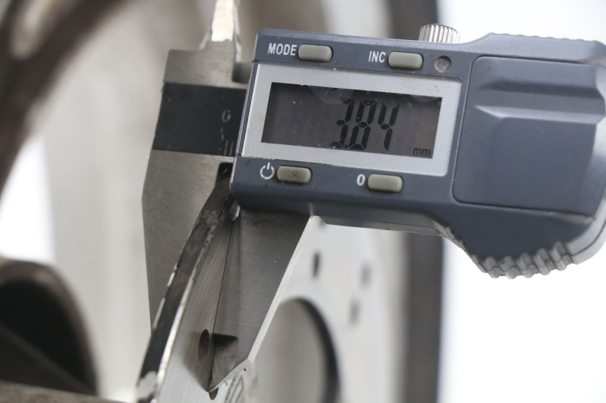 photo de CERCHIO ANTERIORE PEUGEOT KISBEE 4T 50 (2010 - 2017) - Zoom sullo stato d'uso