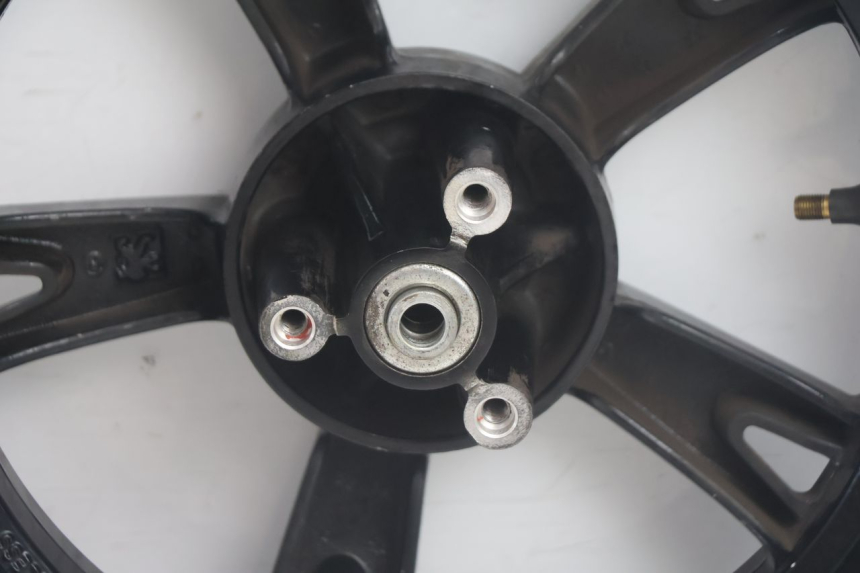 photo de CERCHIO ANTERIORE PEUGEOT KISBEE 4T 50 (2018 - 2022) - Zoom sui componenti