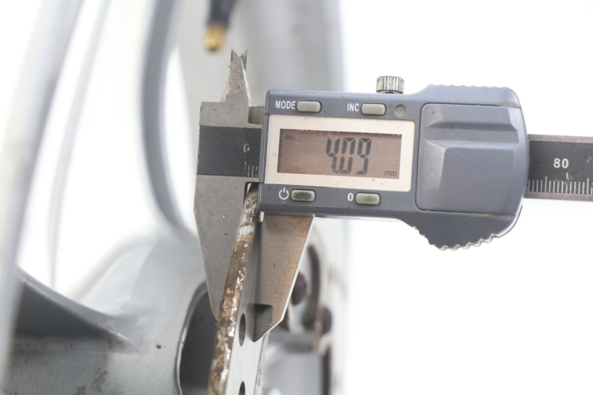 photo de CERCHIO ANTERIORE PIAGGIO LIBERTY 4T 50 (2004 - 2008) - Dettaglio del componente