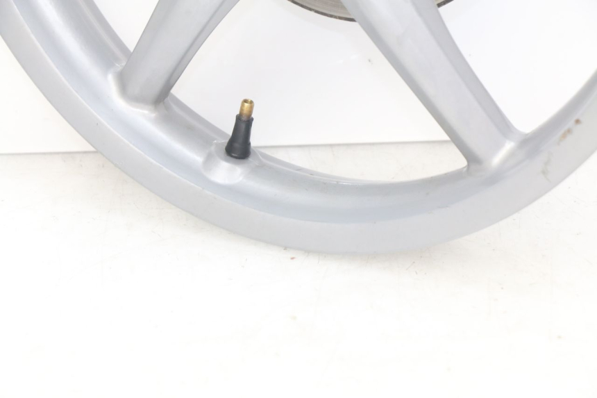 photo de CERCHIO ANTERIORE PIAGGIO LIBERTY 4T 50 (2004 - 2008) - Caratteristiche distintive