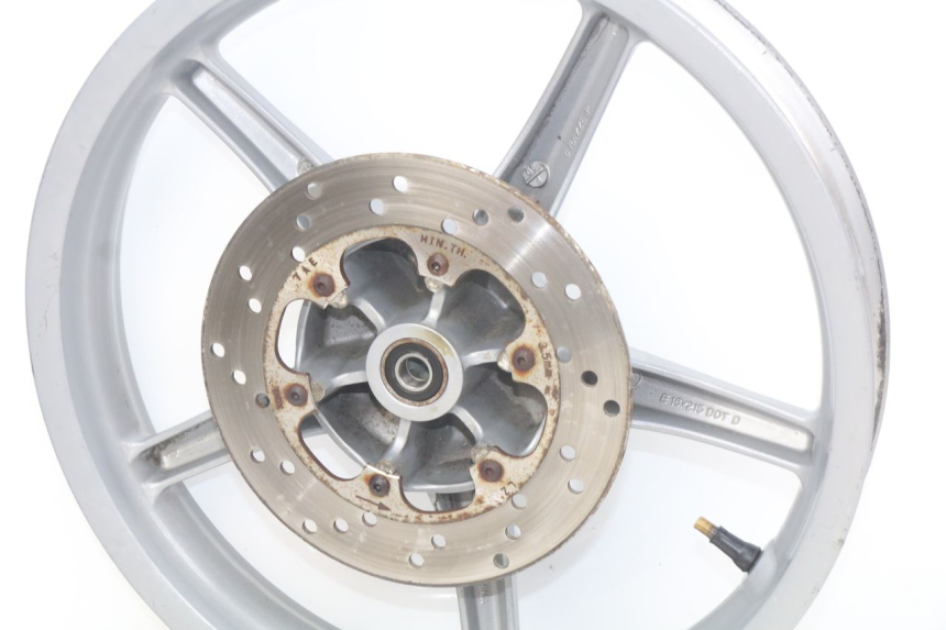 photo de CERCHIO ANTERIORE PIAGGIO LIBERTY 4T 50 (2004 - 2008) - Dettagli dei punti di fissaggio