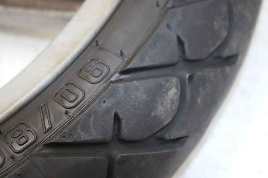 photo de CERCHIO ANTERIORE PIAGGIO LIBERTY 4T 50 (2004 - 2008) - Zoom sullo stato d'uso