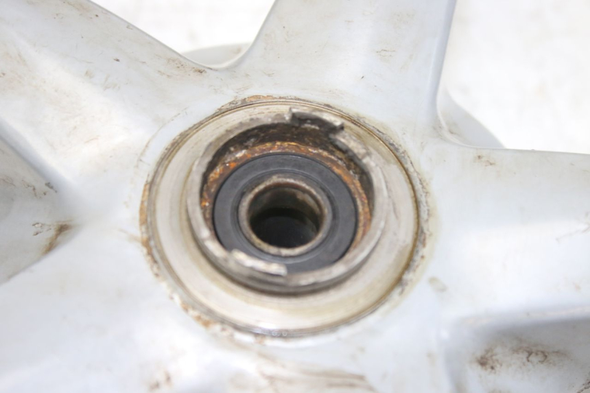 photo de CERCHIO ANTERIORE PIAGGIO LIBERTY 4T 50 (2004 - 2008) - Stato della superficie e materiale