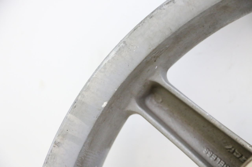 photo de CERCHIO ANTERIORE PIAGGIO LIBERTY 4T 50 (2009 - 2015) - Primo piano ad alta risoluzione