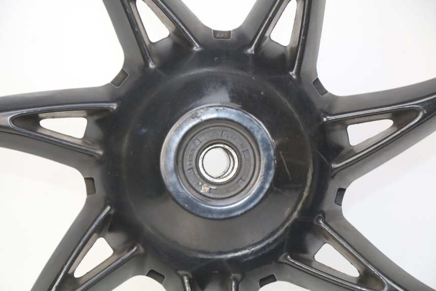 photo de CERCHIO ANTERIORE PIAGGIO LIBERTY IGET S 125 (2016 - 2020) - Primo piano tecnico