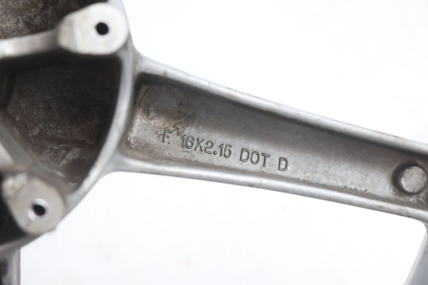 photo de CERCHIO ANTERIORE PIAGGIO LIBERTY 125 (1998 - 2008) - Caratteristiche distintive