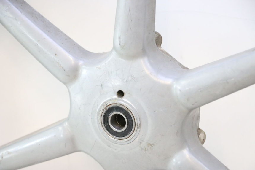 photo de CERCHIO ANTERIORE PIAGGIO LIBERTY 50 (1998 - 2003) - Primo piano ad alta risoluzione