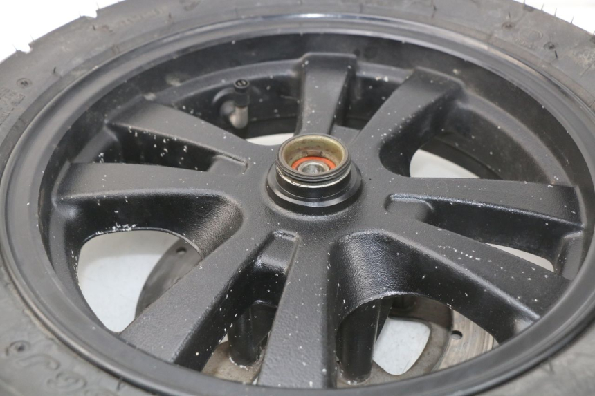 photo de CERCHIO ANTERIORE KYMCO LIKE 2T 50 (2009 - 2018) - Primo piano tecnico