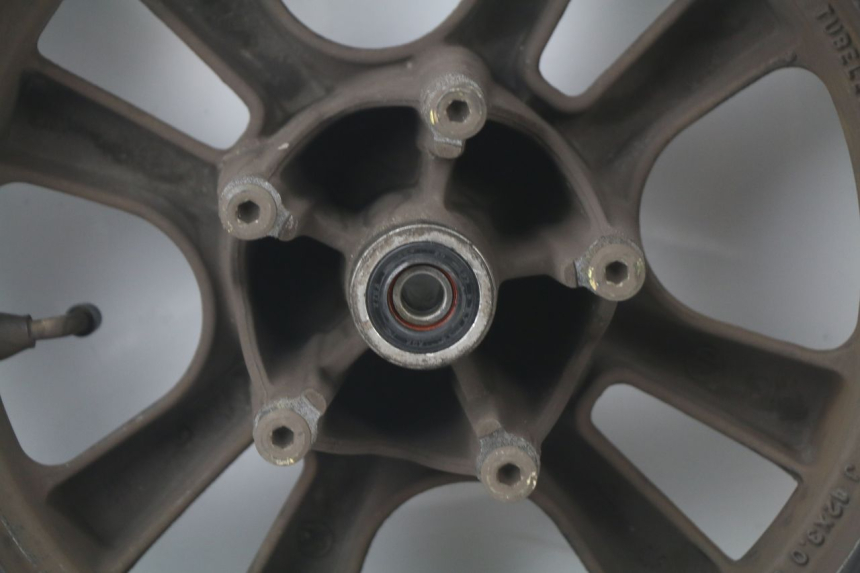 photo de CERCHIO ANTERIORE KYMCO LIKE 125 (2009 - 2016) - Dettagli dei punti di fissaggio