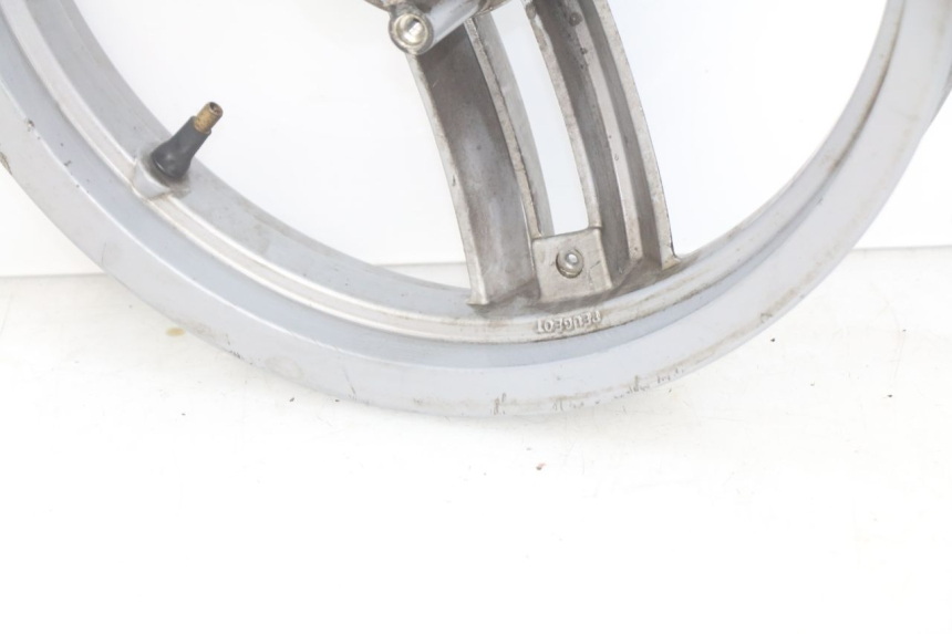 photo de CERCHIO ANTERIORE PEUGEOT LUDIX 2 PRO 4T 50 (2008 - 2013) - Stato della superficie e materiale