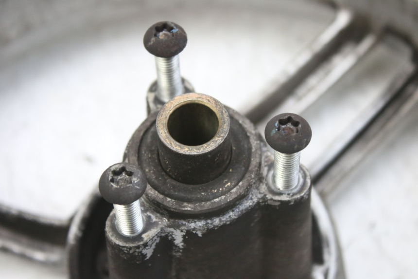 photo de CERCHIO ANTERIORE PEUGEOT LUDIX 50 (2008 - 2017) - Marcature e riferimenti originali