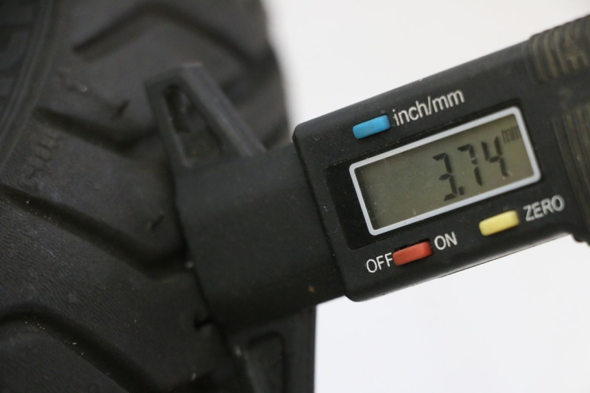 photo de CERCHIO ANTERIORE PIAGGIO MP3 HPE 310 (2024 - 2025) - Zoom sullo stato d'uso