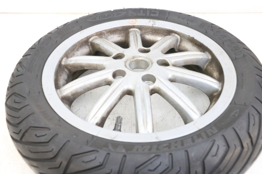 photo de CERCHIO ANTERIORE PIAGGIO MP3 LT 400 (2007 - 2012) - Dettagli dei punti di fissaggio