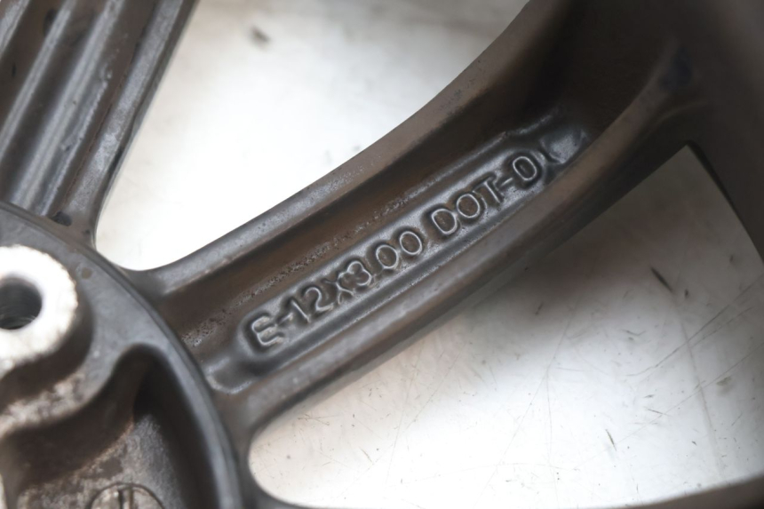 photo de CERCHIO ANTERIORE PIAGGIO MP3 500 (2011 - 2015) - Caratteristiche distintive
