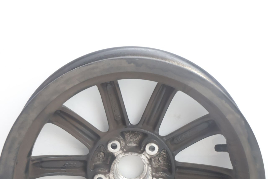 photo de CERCHIO ANTERIORE PIAGGIO MP3 500 (2011 - 2015) - Dettagli dei punti di fissaggio