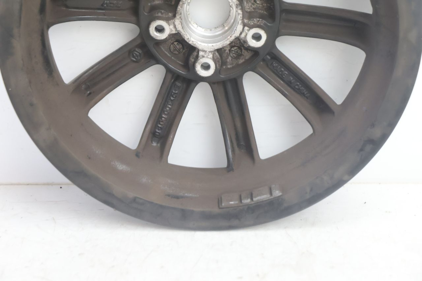 photo de CERCHIO ANTERIORE PIAGGIO MP3 500 (2011 - 2015) - Stato della superficie e materiale