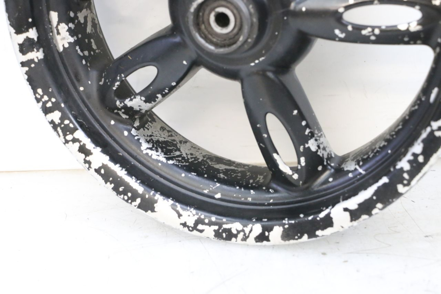 photo de CERCHIO ANTERIORE YAMAHA NEOS NEO'S 4T 50 (2008 - 2016) - Caratteristiche distintive