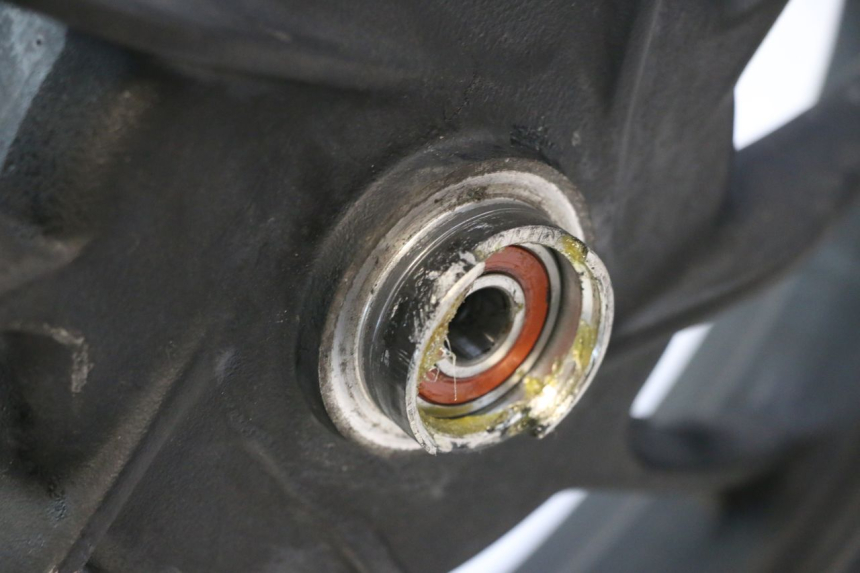 photo de CERCHIO ANTERIORE KYMCO LIKE 4T 50 (2019 - 2025) - Zoom sullo stato d'uso