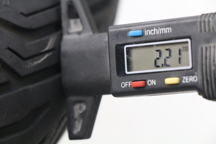 photo de CERCHIO ANTERIORE HONDA PCX (JF47) 125 (2012 - 2013) - Zoom sullo stato d'uso