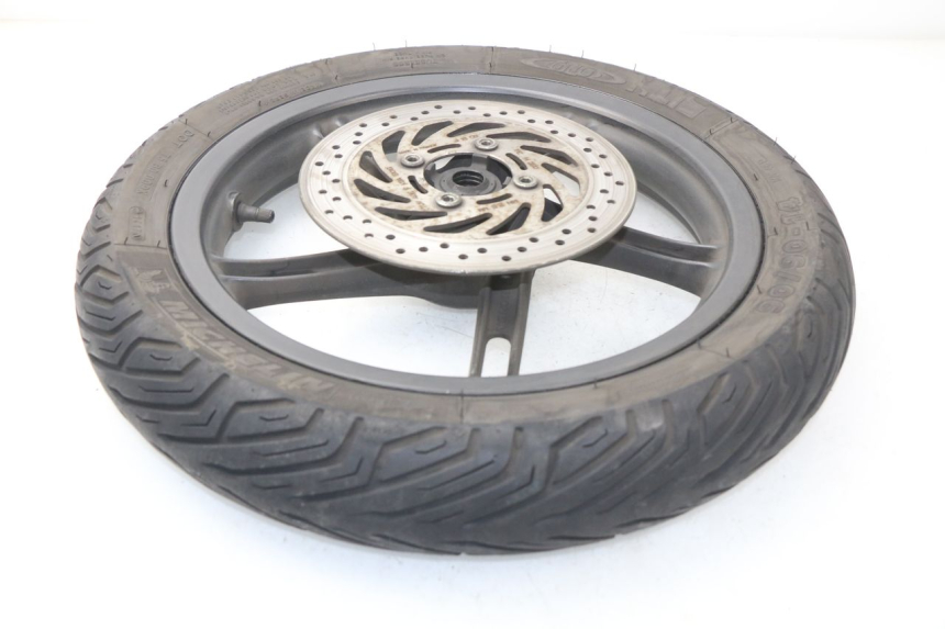 photo de CERCHIO ANTERIORE HONDA PCX (JF47) 125 (2012 - 2013) - Primo piano tecnico