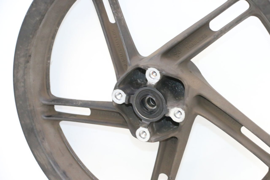 photo de CERCHIO ANTERIORE HONDA PCX (JF57/JF64) 125 (2014 - 2018) - Zoom sullo stato d'uso