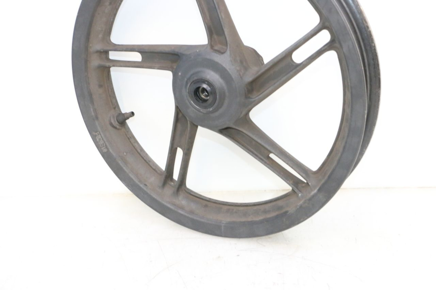 photo de CERCHIO ANTERIORE HONDA PCX (JF57/JF64) 125 (2014 - 2018) - Primo piano tecnico