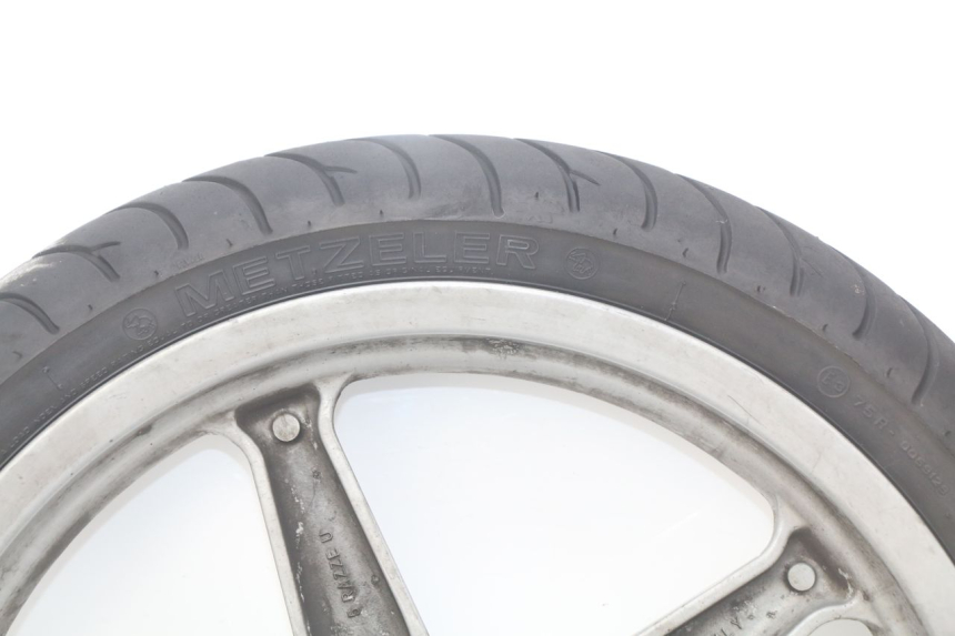 photo de CERCHIO ANTERIORE KYMCO PEOPLE 250 (2004 - 2008) - Caratteristiche distintive