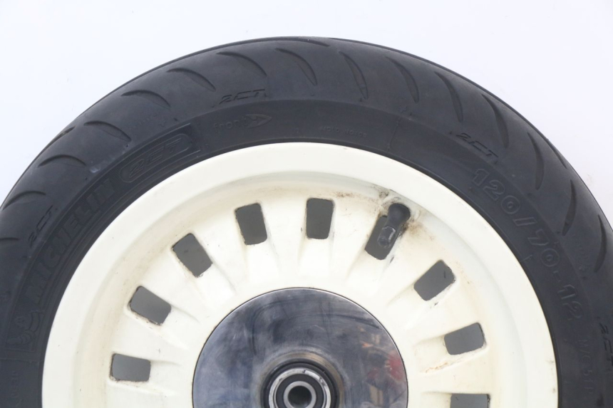 photo de CERCHIO ANTERIORE PEUGEOT DJANGO 125 (2014 - 2017) - Zoom sullo stato d'uso