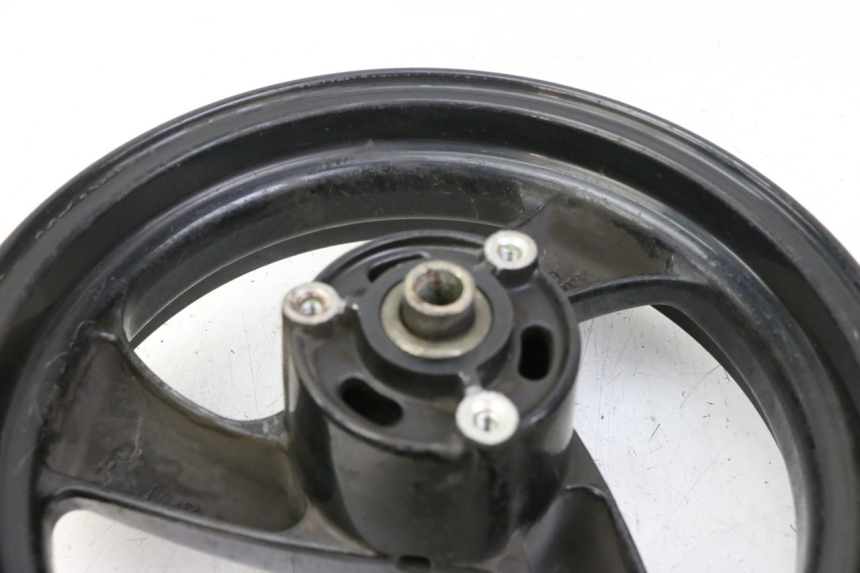 photo de CERCHIO ANTERIORE PEUGEOT ELYSTAR 50 (2002 - 2014) - Caratteristiche distintive