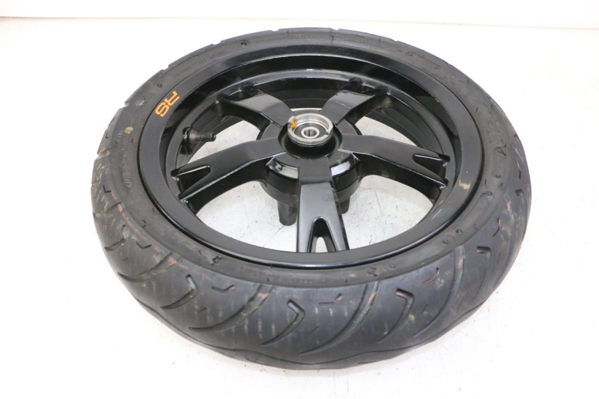 photo de CERCHIO ANTERIORE PEUGEOT KISBEE 2T 50 (2010 - 2017) - Primo piano tecnico