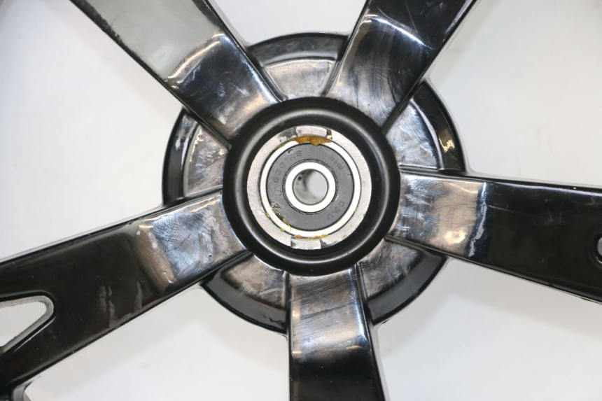 photo de CERCHIO ANTERIORE PEUGEOT KISBEE 2T 50 (2010 - 2017) - Ricambio usato controllato