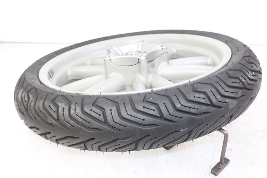 photo de CERCHIO ANTERIORE PIAGGIO BEVERLY 125 (1998 - 2005) - Zoom sullo stato d'uso