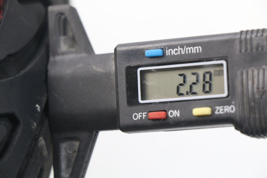 photo de CERCHIO ANTERIORE VASTRO R-ONE 4T 50 (2014 - 2022) - Zoom sullo stato d'uso