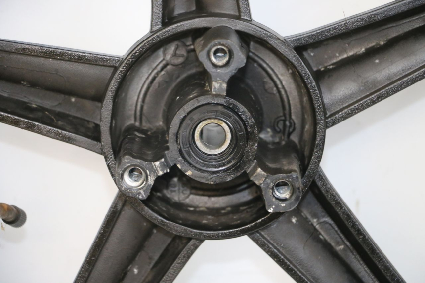 photo de CERCHIO ANTERIORE EUROCKA R8 4T 50 (2013 - 2022) - Stato della superficie e materiale