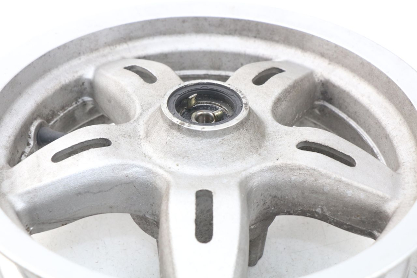 photo de CERCHIO ANTERIORE DAELIM S2 FI 125 (2008 - 2017) - Dettaglio del componente