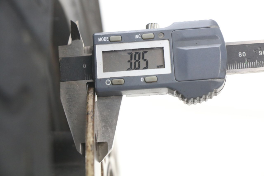 photo de CERCHIO ANTERIORE DAELIM S4 50 (2010 - 2015) - Altra angolazione