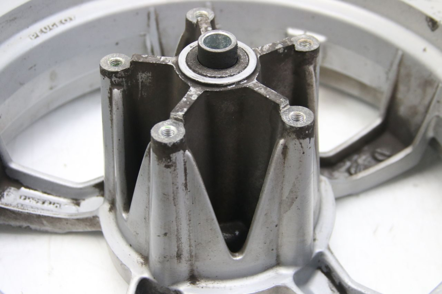 photo de CERCHIO ANTERIORE PEUGEOT SATELIS COMPRESSOR K15 125 (2006 - 2009) - Caratteristiche distintive