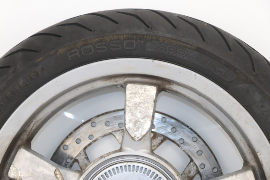 photo de CERCHIO ANTERIORE PEUGEOT SATELIS 125 (2010 - 2012) - Caratteristiche distintive