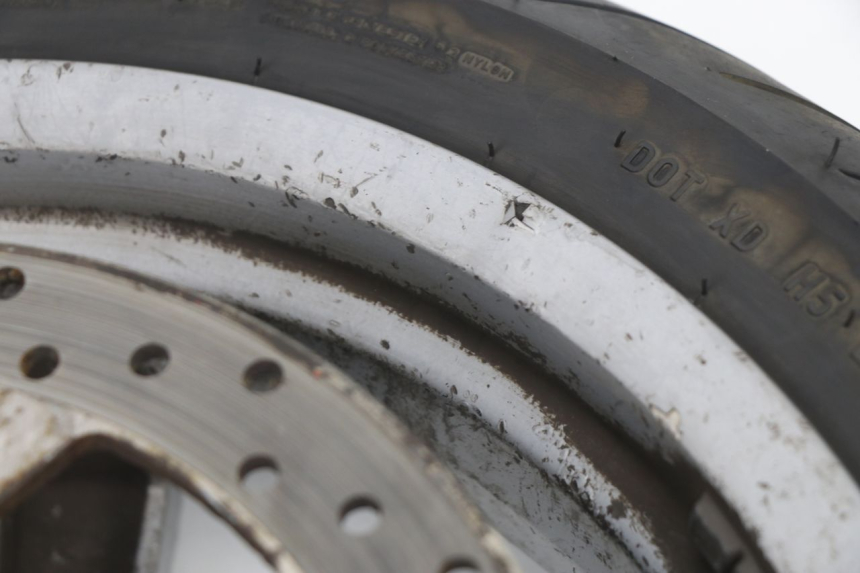 photo de CERCHIO ANTERIORE PEUGEOT SATELIS 125 (2010 - 2012) - Zoom sullo stato d'uso