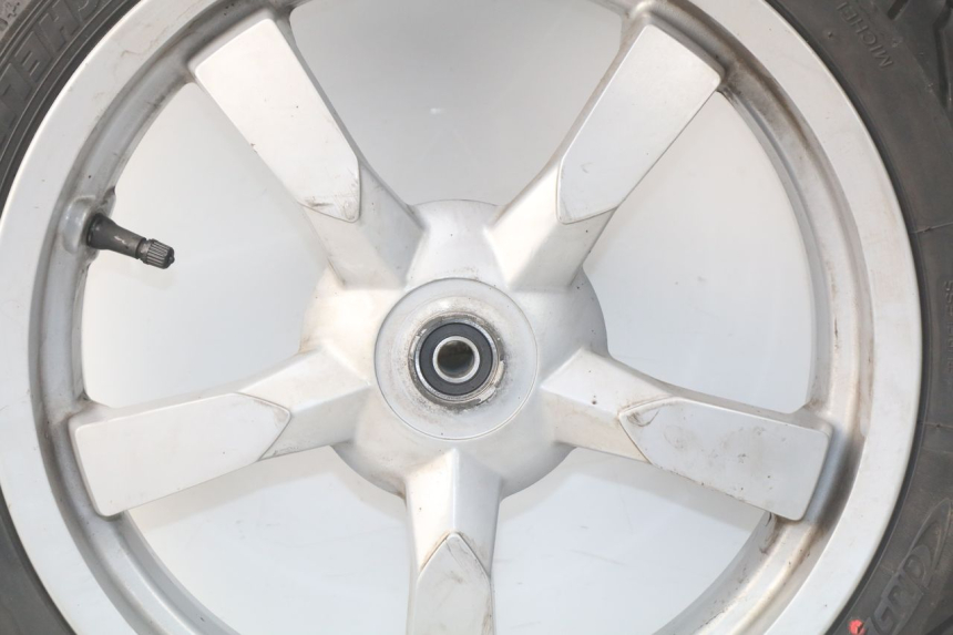 photo de CERCHIO ANTERIORE PEUGEOT SATELIS 300 (2012 - 2015) - Zoom sui componenti