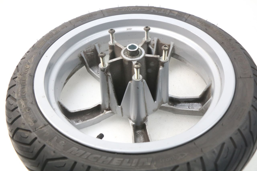 photo de CERCHIO ANTERIORE PEUGEOT SATELIS 300 (2012 - 2015) - Zoom sullo stato d'uso