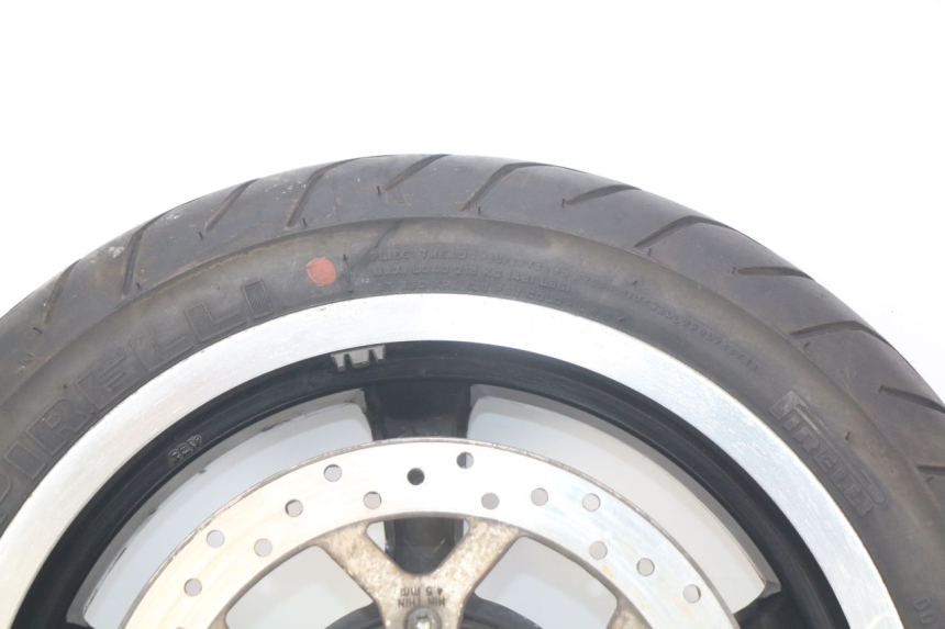 photo de CERCHIO ANTERIORE PEUGEOT SATELIS 125 (2010 - 2012) - Primo piano ad alta risoluzione