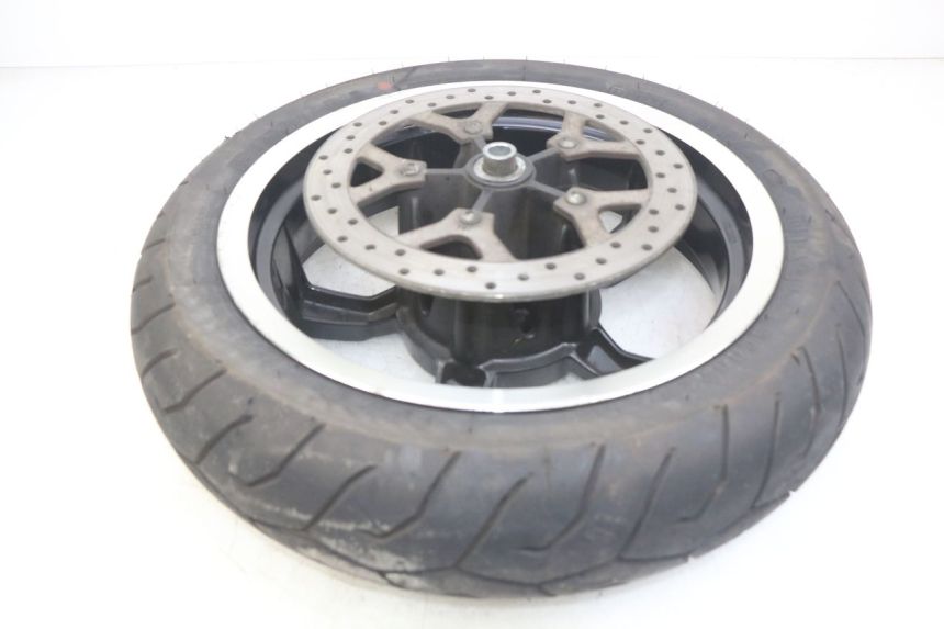 photo de CERCHIO ANTERIORE PEUGEOT SATELIS 125 (2010 - 2012) - Dettagli dei punti di fissaggio