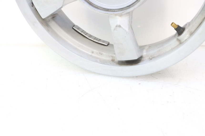 photo de CERCHIO ANTERIORE PEUGEOT SATELIS 125 (2006 - 2009) - Caratteristiche distintive