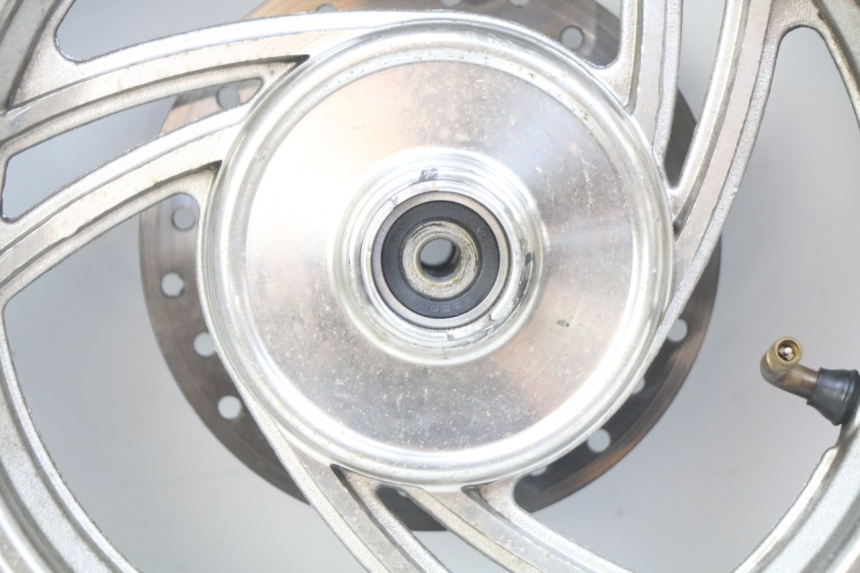 photo de CERCHIO ANTERIORE JM MOTORS SC 4T 50 (2012 - 2017) - Caratteristiche distintive