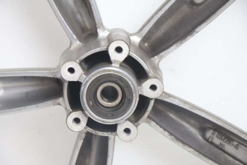 photo de CERCHIO ANTERIORE APRILIA SCARABEO GT 125 (1999 - 2007) - Zoom sui componenti