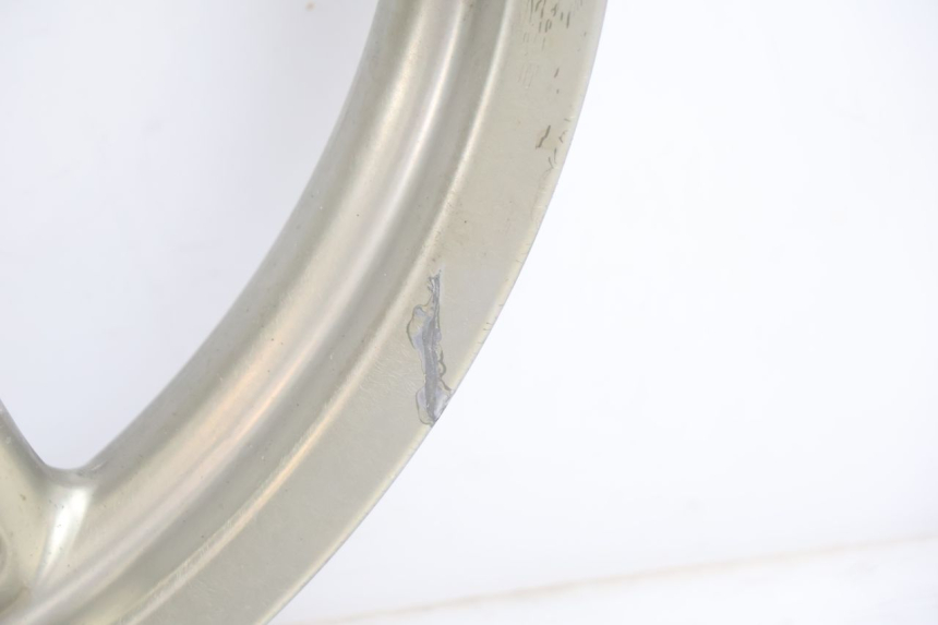 photo de CERCHIO ANTERIORE APRILIA SCARABEO GT 125 (1999 - 2007) - Stato della superficie e materiale