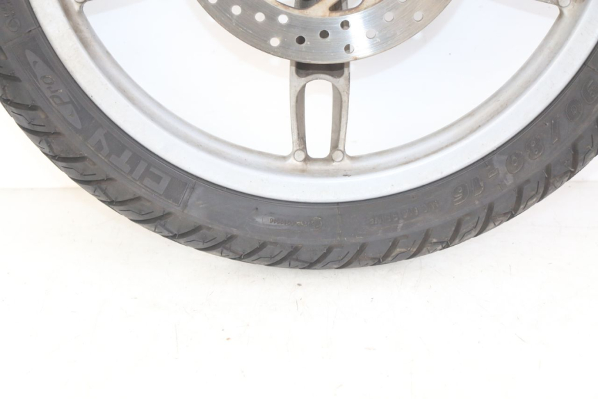 photo de CERCHIO ANTERIORE APRILIA SCARABEO 100 (2003 - 2012) - Caratteristiche distintive