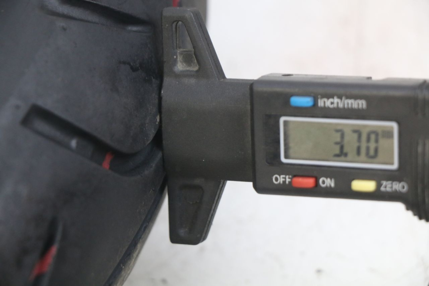 photo de CERCHIO ANTERIORE HONDA SCV LEAD 100 (2003 - 2007) - Zoom sullo stato d'uso